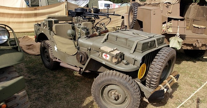 tn_100-1024px-2nd_WW_Willys_jeep