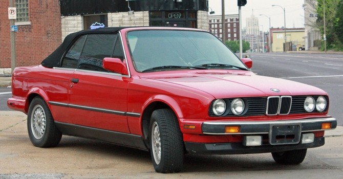 tn_15-BMW_3_Series_E30