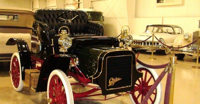 tn_21-1908_Cadillac_-_Flickr_-_Stradablog