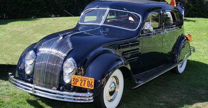 tn_29-1934_Chrysler_Airflow_sdn_-_blue_-_fvl