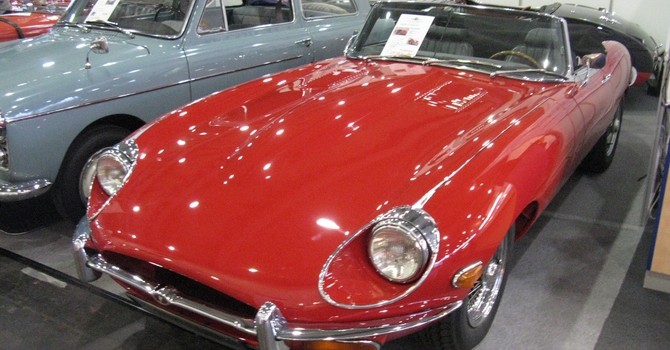 tn_54-Jaguar_E_Type_Roadster_(6807978436)