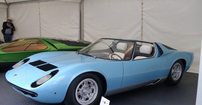 tn_60-Lamborghini_Miura_Roadster_1968_seitlich