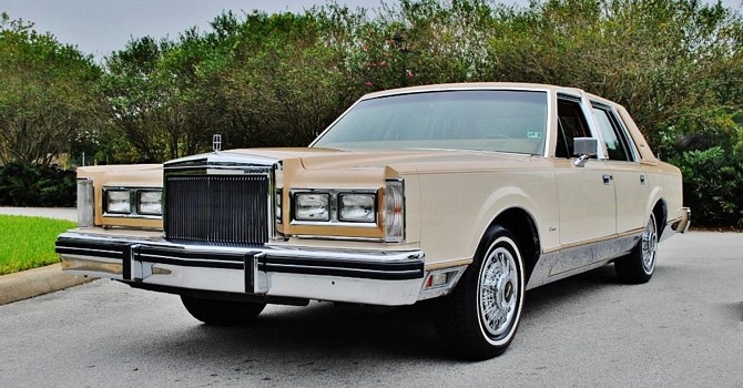 tn_63-1984_Lincoln_Towncar