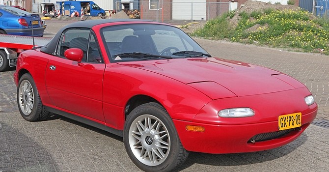 tn_67-1992_Mazda_MX_5_Miata_(8066699937)