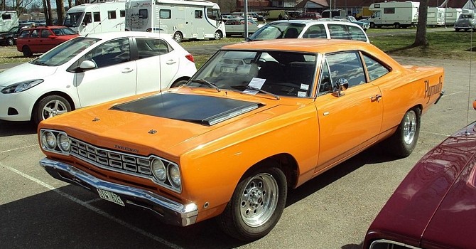 tn_81-Plymouth_Roadrunner_(4548965052)