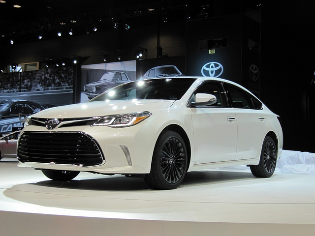 2016 Toyota Avalon Hybrid, Review and Refresh